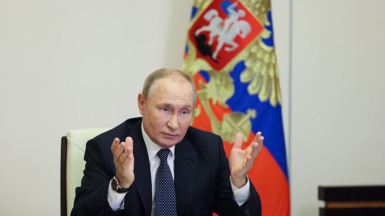 "Viel Respekt gegenüber der ukrainischen Bevölkerung": Kremlchef Putin verbreitet Zuversicht im russischen Staatsfernsehen.