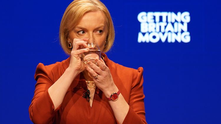 Liz Truss wirbt auf dem Parteitag für ihren "Pro-Wachstumskurs". Die Ratingagenturen überzeugt sie damit nicht.