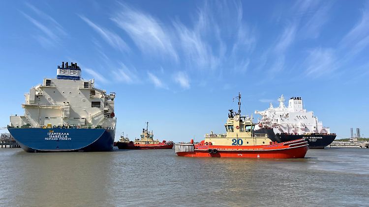 Ein LNG-Tanker legt im Golf von Mexiko an der Küste des US-Bundesstaats Louisiana an.