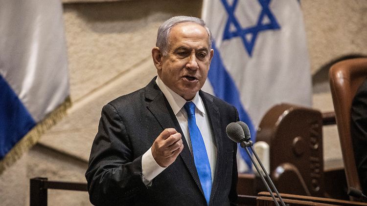 Netanjahu, der aufgrund von Korruption vor Gericht steht, war bis 2021 israelischer Regierungschef. Nun hofft er auf seine Wiederwahl.