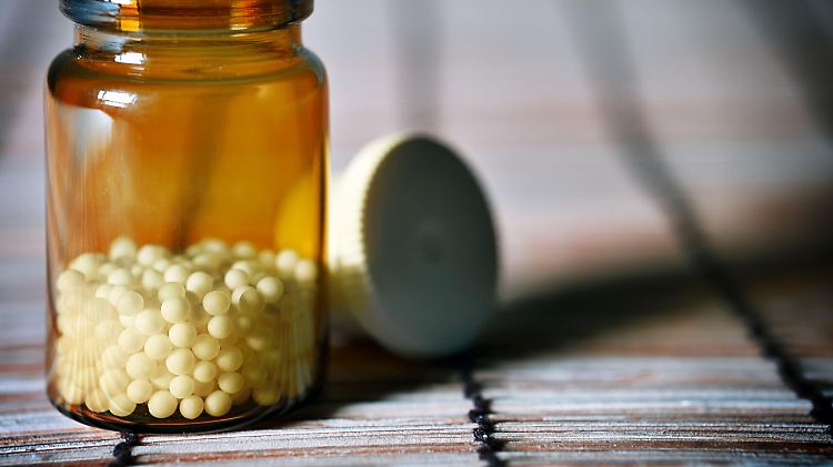 Viele Krankenkassen bieten Kostenübernahme bei Arzneimitteln auf homöopathischer Basis an.