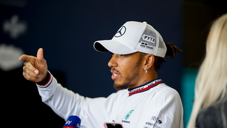 Lewis Hamilton ist angefressen.