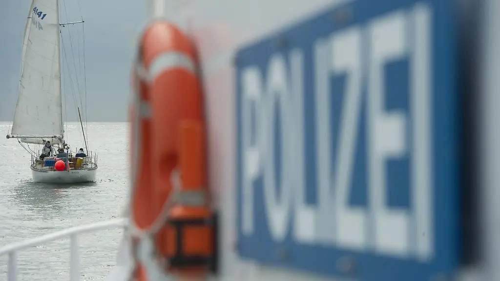 Ein-Boot-der-Wasserschutzpolizei