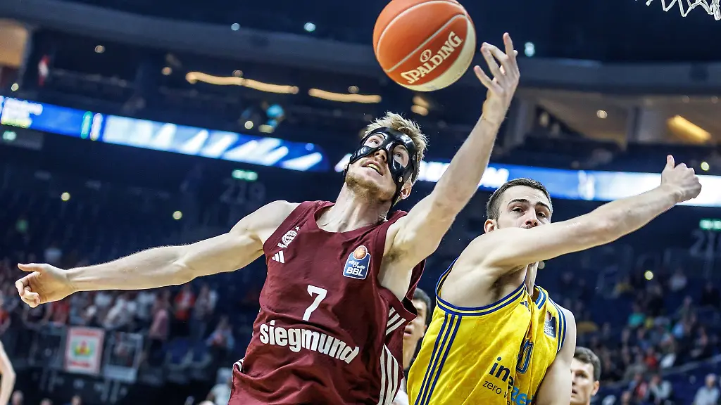 Niels-Giffey-l-gewann-mit-dem-FC-Bayern-Muenchen-die-deutsche-Meisterschaft-gegen-Alba-Berlin