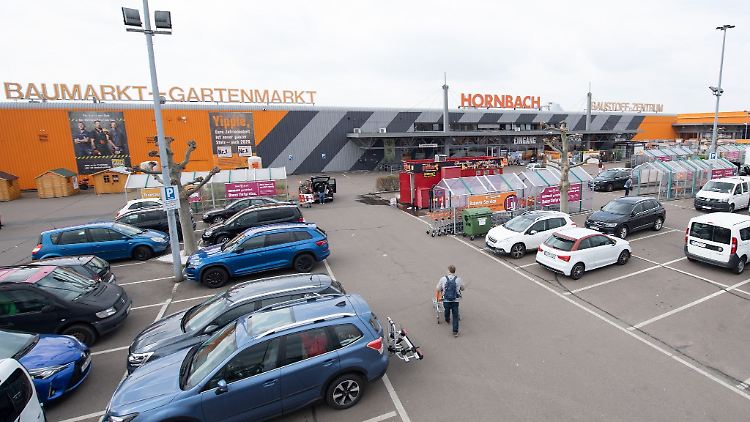 Ort der unerfreulichen Begegnungen: Nicht in Baumarkt, Supermarkt und Co, sondern davor. Auf solchen Parkplätzen kommt es oft zu Zusammenstößen wegen vermeintlicher Vorfahrtsansprüche.