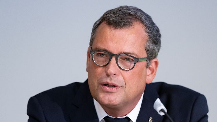 Gerald Haug, Präsident der Nationalen Akademie der Wissenschaften Leopoldina, warnt vor einer möglichen Auslagerung der Chemieindustrie.