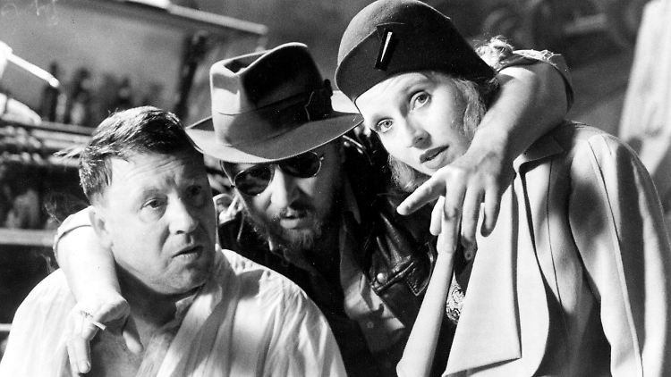 Eine seiner prägendsten Rollen: Günter Lamprecht (l.), Rainer Werner Fassbinder und Hanna Schygulla 1979 bei Dreharbeiten zum Mehrteiler "Berlin Alexanderplatz" nach dem Roman von Alfred Döblin.