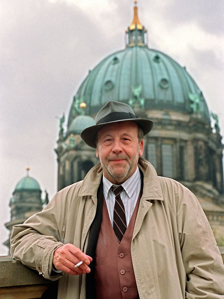 Dem Fernsehpublikum bekannt wurde Lamprecht in den 90er Jahren durch die Rolle des Berliner "Tatort"-Kommissars Franz Markowitz.