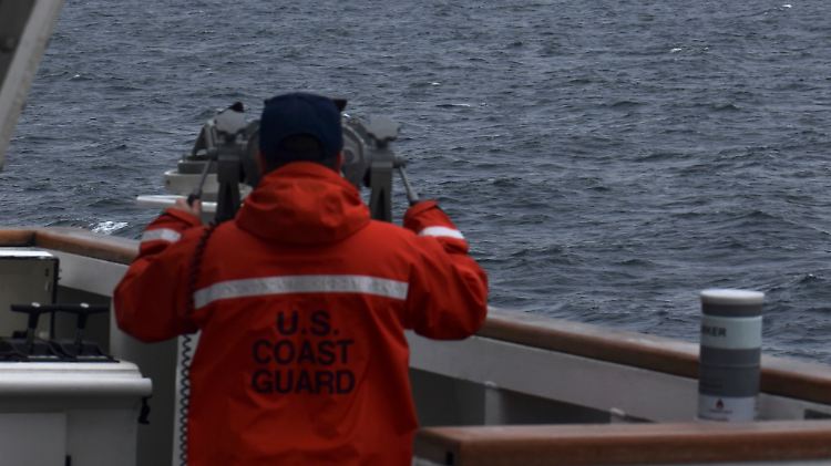 Die Küstenwache des US-Bundesstaates Alaska überwacht das Meer. 