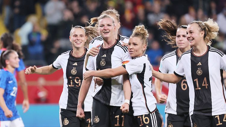 Alexandra Popp traf doppelt gegen Frankreich.