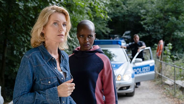 Kommissarin Lindholm (Maria Furtwängler) ist zu ihrem 20. "Tatort"-Geburtstag anderer Meinung als Kollegin Schmitz (Florence Kasumba).