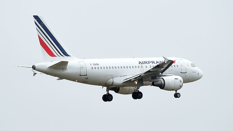 Sowohl Air France als auch Airbus weisen die Verantwortung für den tödlichen Absturz von sich.