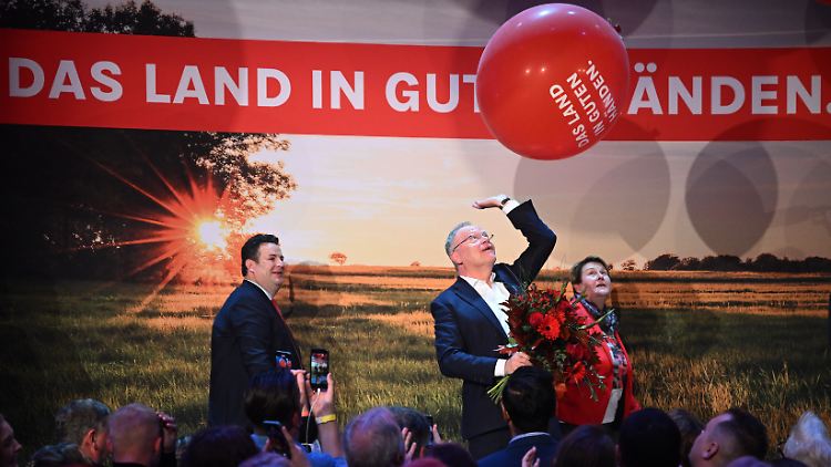 Das "erklärte Ziel" sei eine rot-grüne Koalition, sagte SPD-Vize Hubertus Heil.