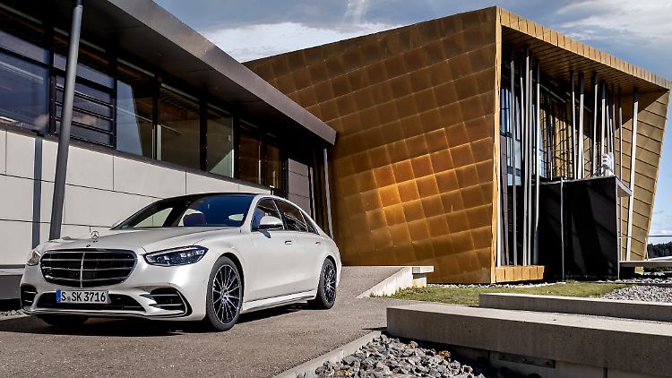 Die Mercedes S-Klasse ist stolze 5,18 Meter lang.