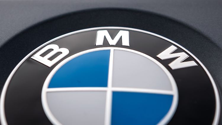 BMW erwartet, im Gesamtjahr beim Absatz knapp unter dem Vorjahresniveau zu landen.