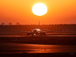 An Bord Von Fliegern Kann Hitze Schnell Unangenehm Werden Dazu Kommt Die Enge Und Die Tatsache Dass Passagiere Nicht Einfach Hinauskoennen