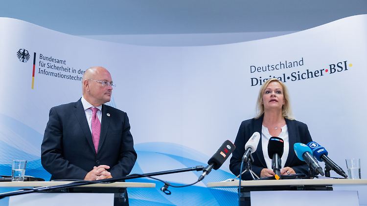 BSI-Chef Arne Schönbohm hat das Vertrauen von Bundesinnenministerin Nancy Faeser verloren.