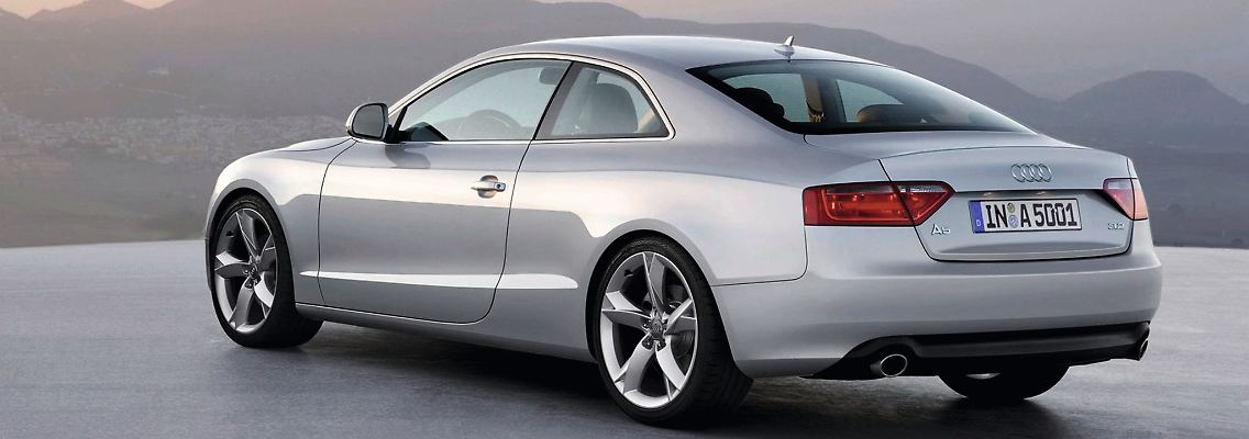 So elegant geschwungen zeigt sich das Coupé vom Audi A5.jpg