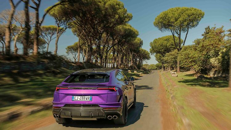Aus den vier Auspuffrohren kann der Lamborghini Urus Performante auf Wunsch sehr sportlich tönen.