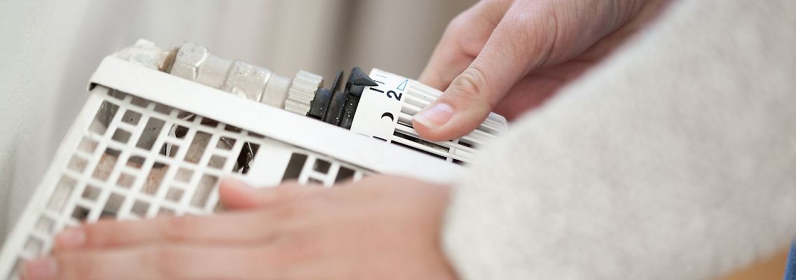 Mit Stufe zwei am Thermostat des Heizkörpers erreicht man eine Raumtemperatur von etwa 16 Grad.