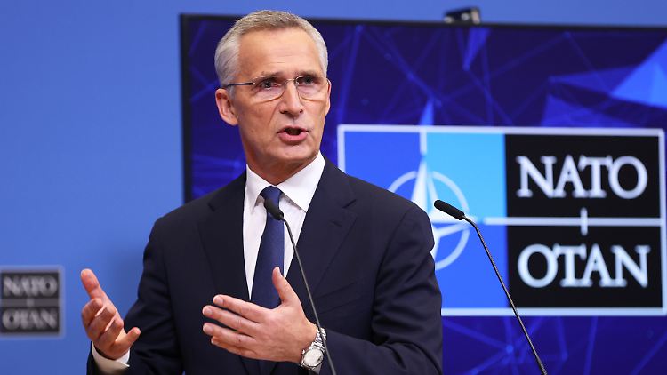 Jens Stoltenberg fordert die NATO-Staaten auf, ihre Munitionsvorräte aufzustocken.