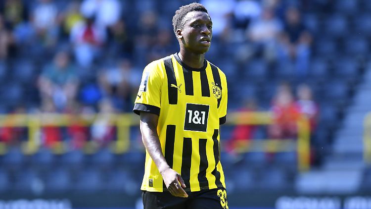 Abdoulaye Kamara wurde wohl wieder rassistisch beleidigt.