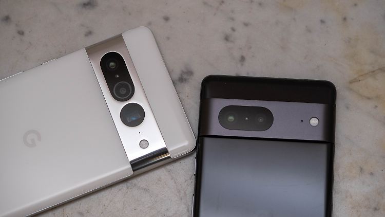 Das Google Pixel 7 Pro und das Pixel 7.