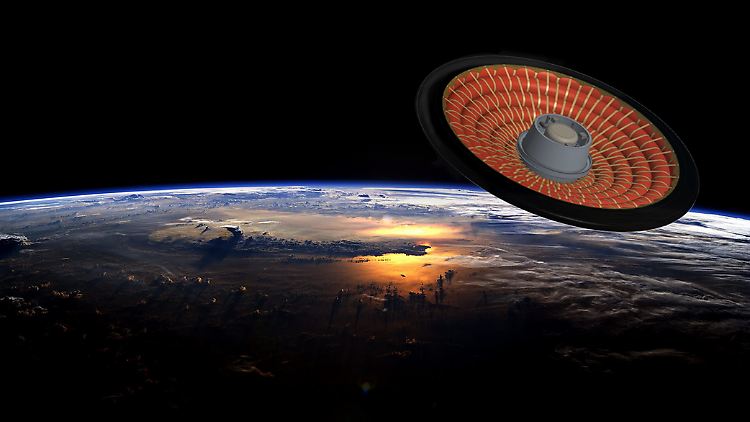 Im November soll der erste Wiedereintritt des Hitzeschildes in die Erdatmosphäre getestet werden.