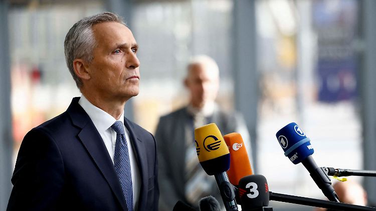 Vertreter von bis zu 50 Ländern der sogenannten Ukraine-Kontaktgruppe treffen sich im Brüsseler NATO-Hauptquartier.