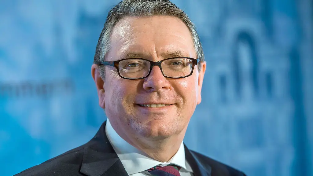 Der-Hauptgeschaeftsfuehrer-der-IHK-zu-Schwerin-Siegbert-Eisenach-wurde-ueberraschend-von-seinem-Amt-entbunden