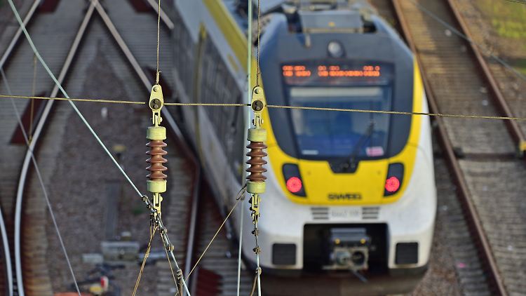 Gezielte Sabotage legte am Samstag den Zugverkehr in ganz Norddeutschland lahm. 