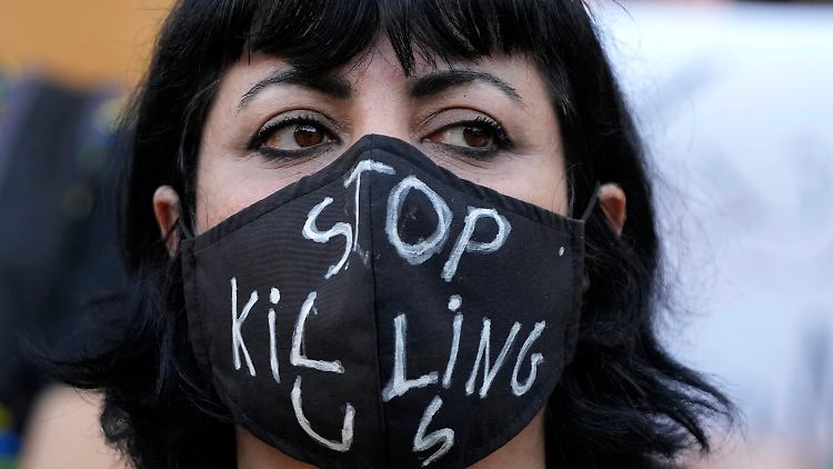 Seit dem Beginn der Proteste vor fast einem Monat zählt der Iran bereits mehr als 180 Tote - darunter zahlreiche Kinder und Teenager.