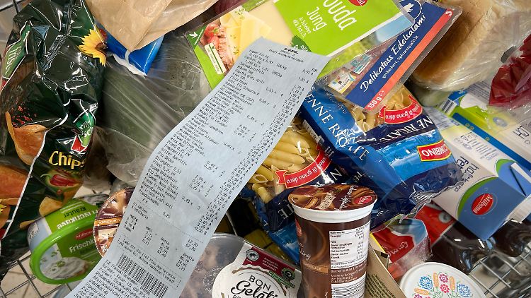 Wer einkaufen geht, hat dieser Tage die beste Gelegenheit, Kopfrechnen zu üben.