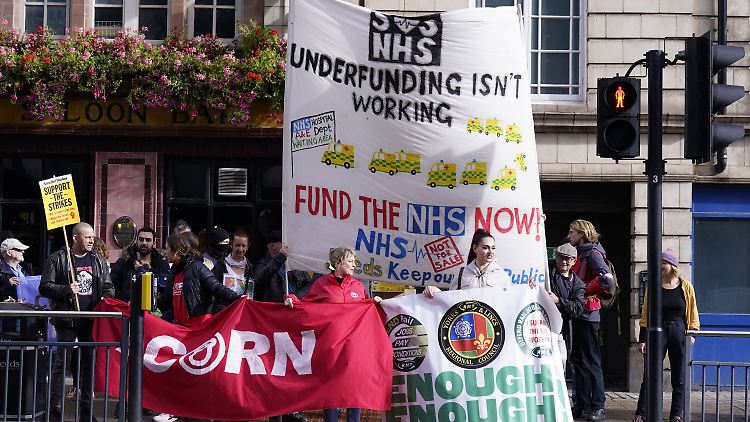 Die chronische Unterfinanzierung des NHS ruft auch bei den Mitarbeitern immer wieder Proteste hervor.