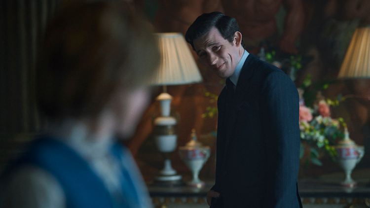 Diana Princess of Wales (Emma Corrin) and Prince Charles (Josh O Connor) in der 5. Staffel von "The Crown".
