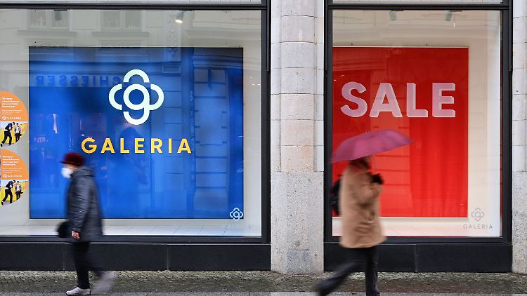 Galeria-Geschäftsführer Miguel Müllenbach hatte der FAZ gesagt, das bestehende Filialportfolio müsse "deutlich" reduziert werden. 