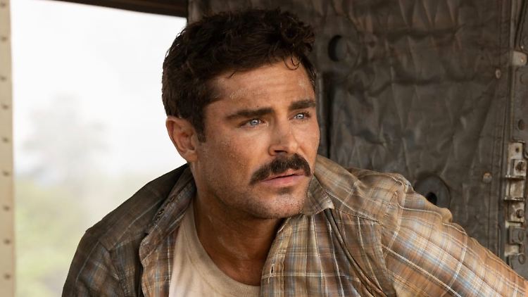 John "Chickie" Donohue (Zac Efron) will seinen Kumpels Bier an die Front bringen.