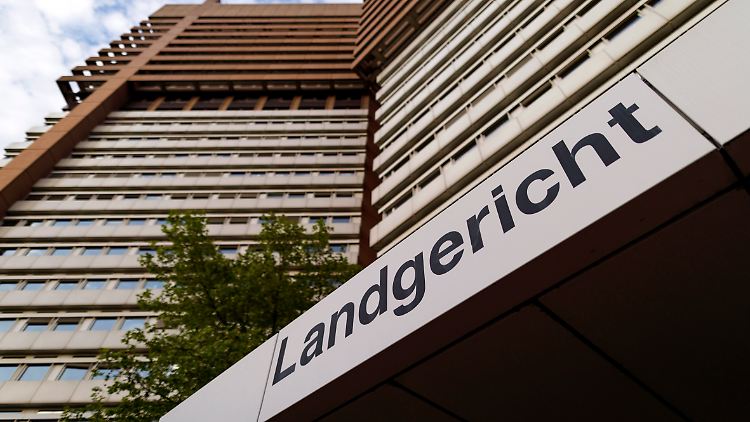Die Kölner Staatsanwaltschaft hat Anklage gegen einen 45-jährigen Mann aus Wermelskirchen erhoben.