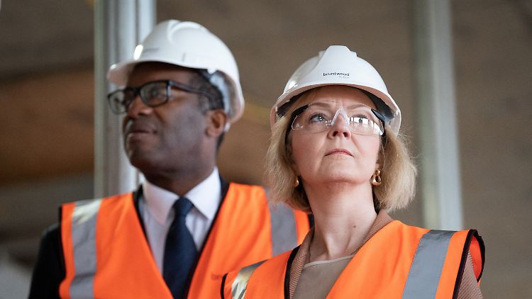 Umbau im Kabinett: Liz Truss ersetzt den bisherigen Finanzminister Kwarteng mit einem alten Bekannten.