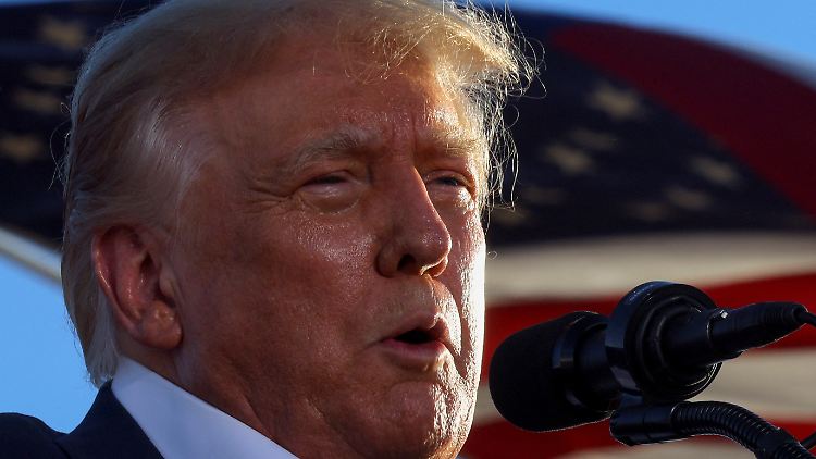 Das US-Justizministerium würde die Untersuchung der bei Trump beschlagnahmten Akten gern beschleunigen.