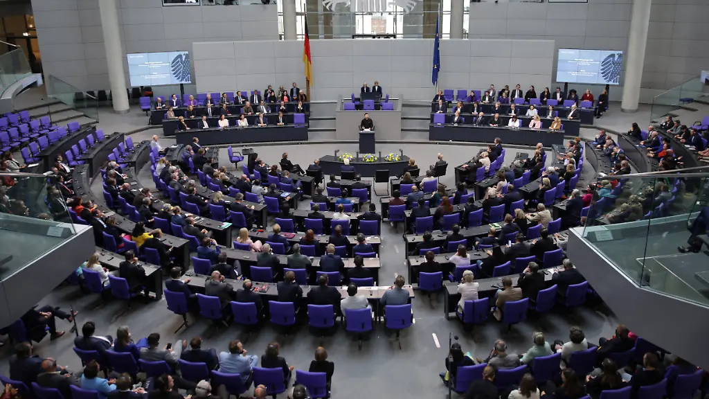 ed33cfd1bdff42174066bc8a226c5ac2