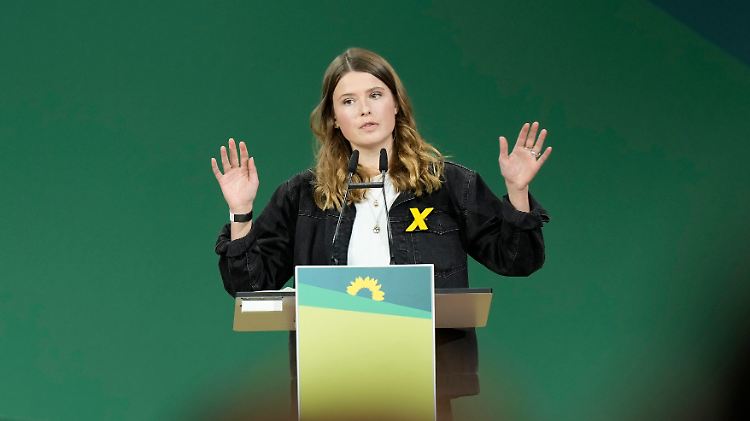 Neubauer kritisiert den Kohlekompromiss mit RWE.