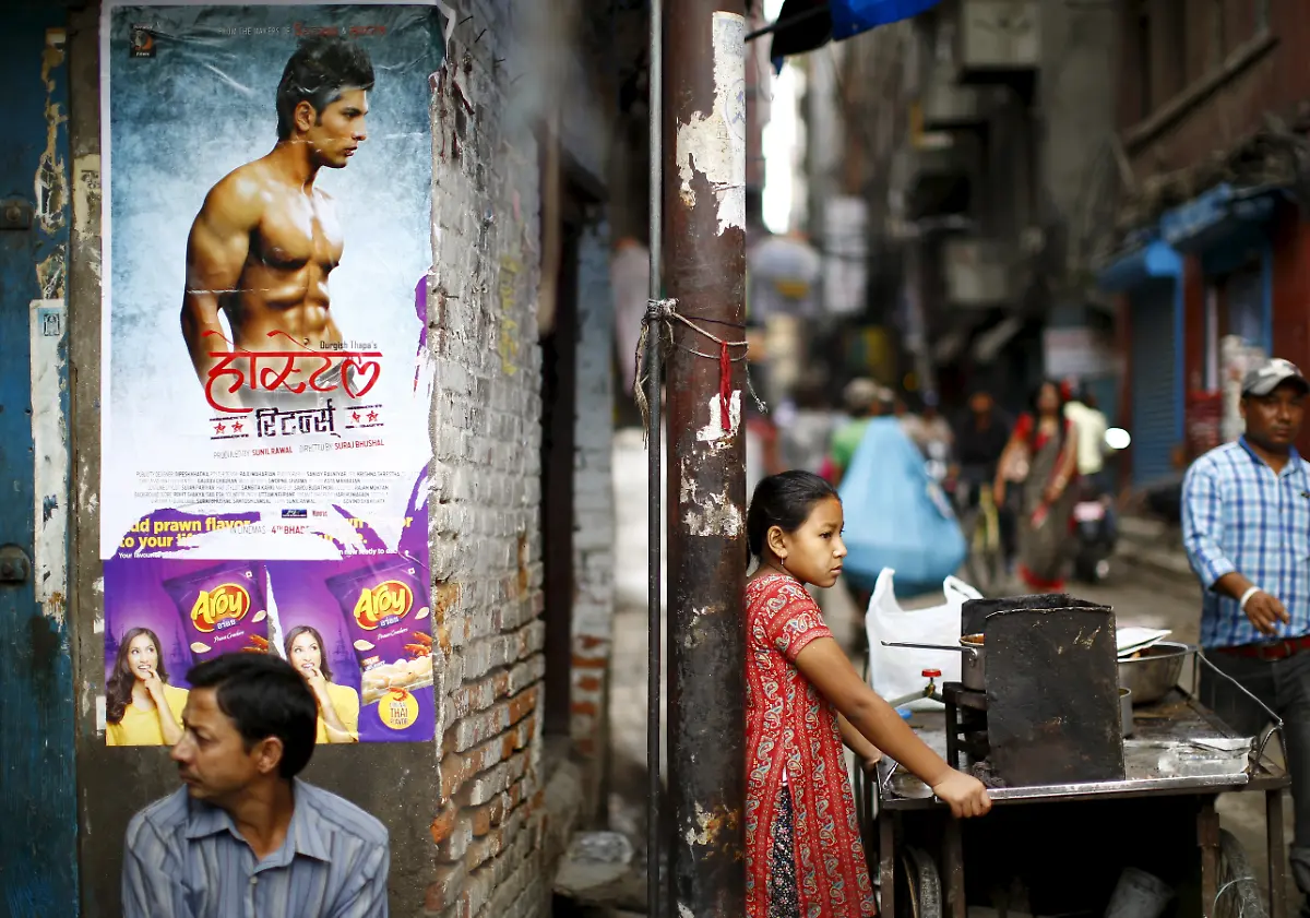 2015-08-20T120000Z-1959206111-GF10000177108-RTRMADP-3-NEPAL-DAILYLIFE