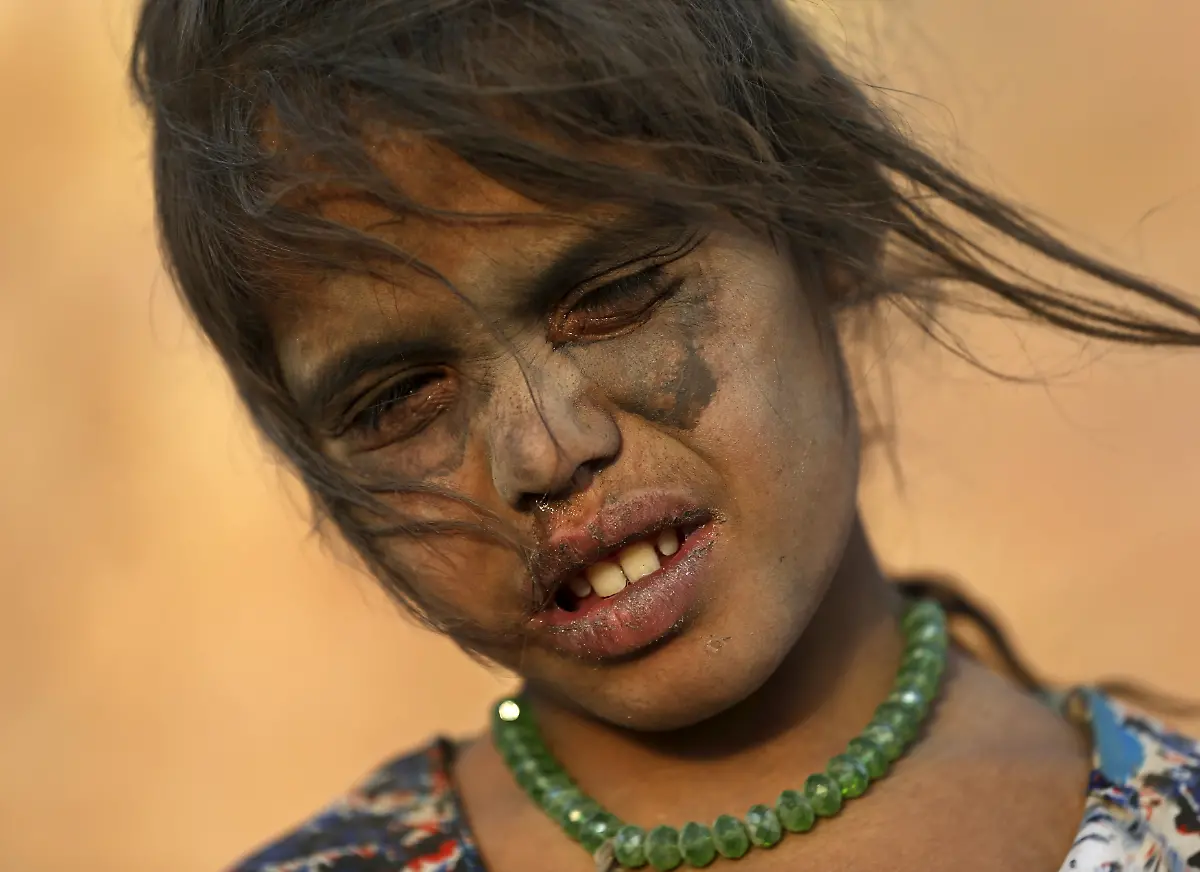 2015-08-20T120000Z-2049058626-GF10000177507-RTRMADP-3-AFGHANISTAN-DAILYLIFE