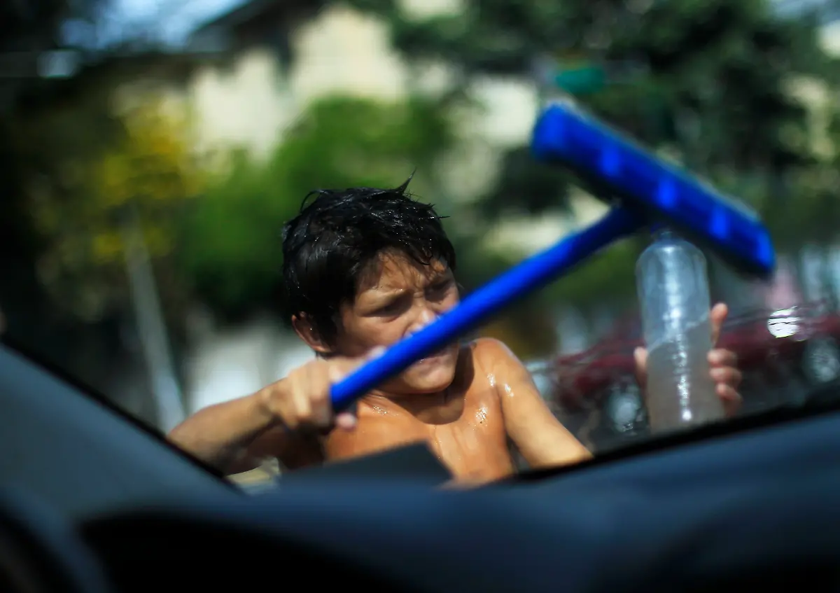 2012-12-01T120000Z-1823167359-GM1E8C115Y001-RTRMADP-3-ELSALVADOR