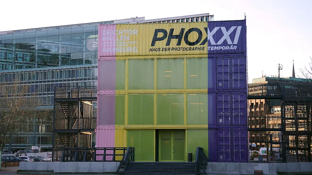 Blick-auf-das-Phoxxi-dem-temporaeren-Haus-der-Photographie-in-den-Deichtorhallen
