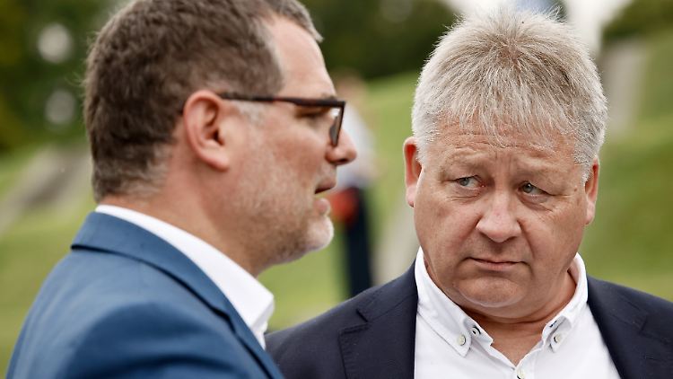 BND-Chef Kahl (r.) im Gespräch mit dem Chef des Bundeskanzleramts, Schmidt, Ende August.