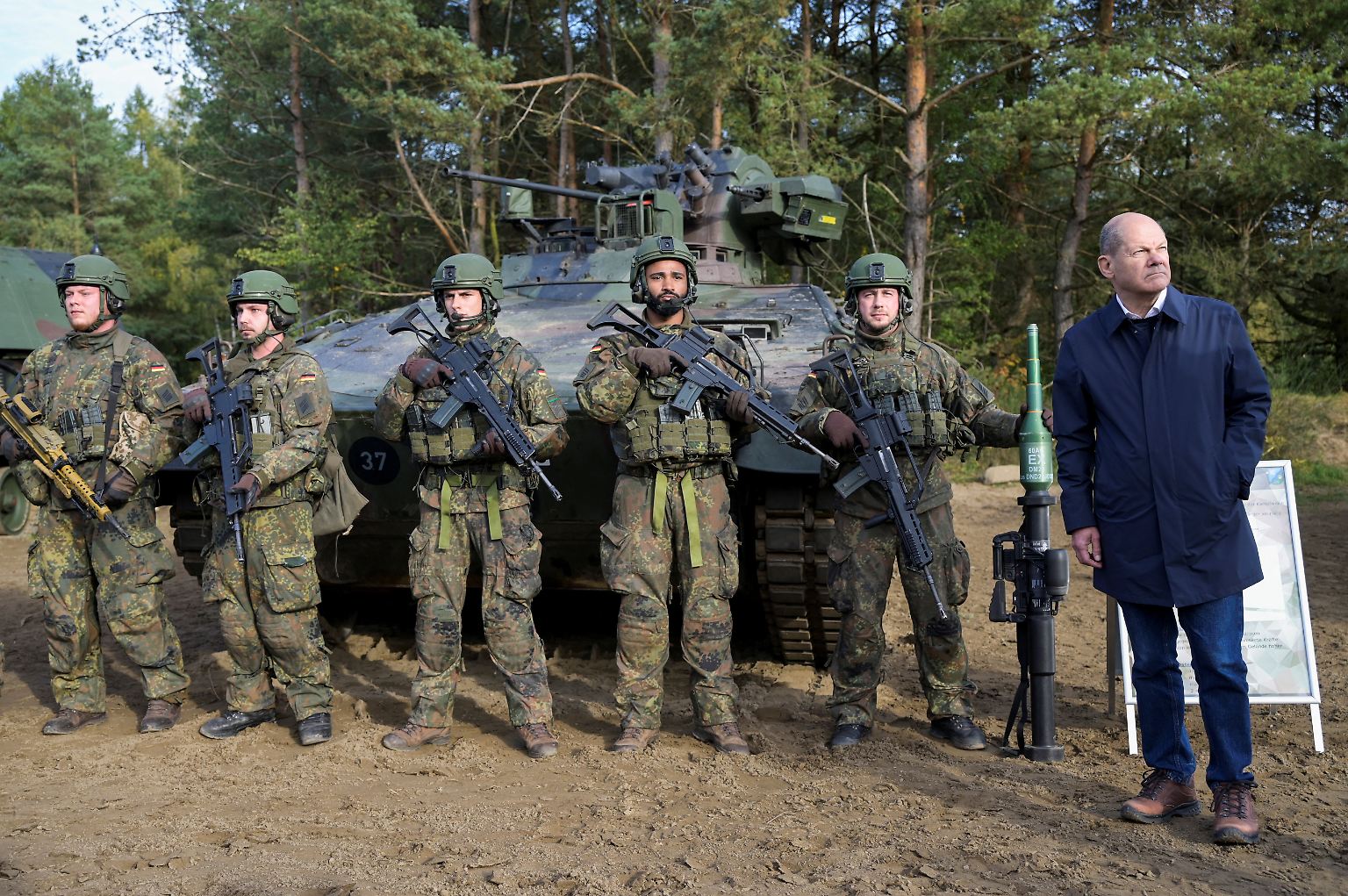 Bereits zum zweiten Mal innerhalb weniger Wochen besucht Kanzler Olaf Scholz die Bundeswehr.