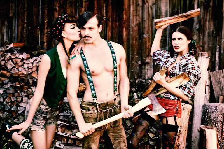 ce-von-unwerth-heimat-112-woodcutting-drama