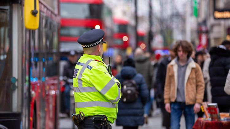 Laut BBC gibt es mehr als 600 laufende Ermittlungen innerhalb der Metropolitan Police.